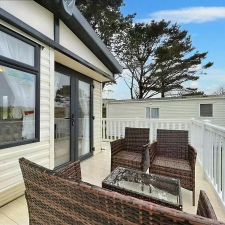 Pottsville Cabin - Short Walk To Praa Sands Beach Exterior photo