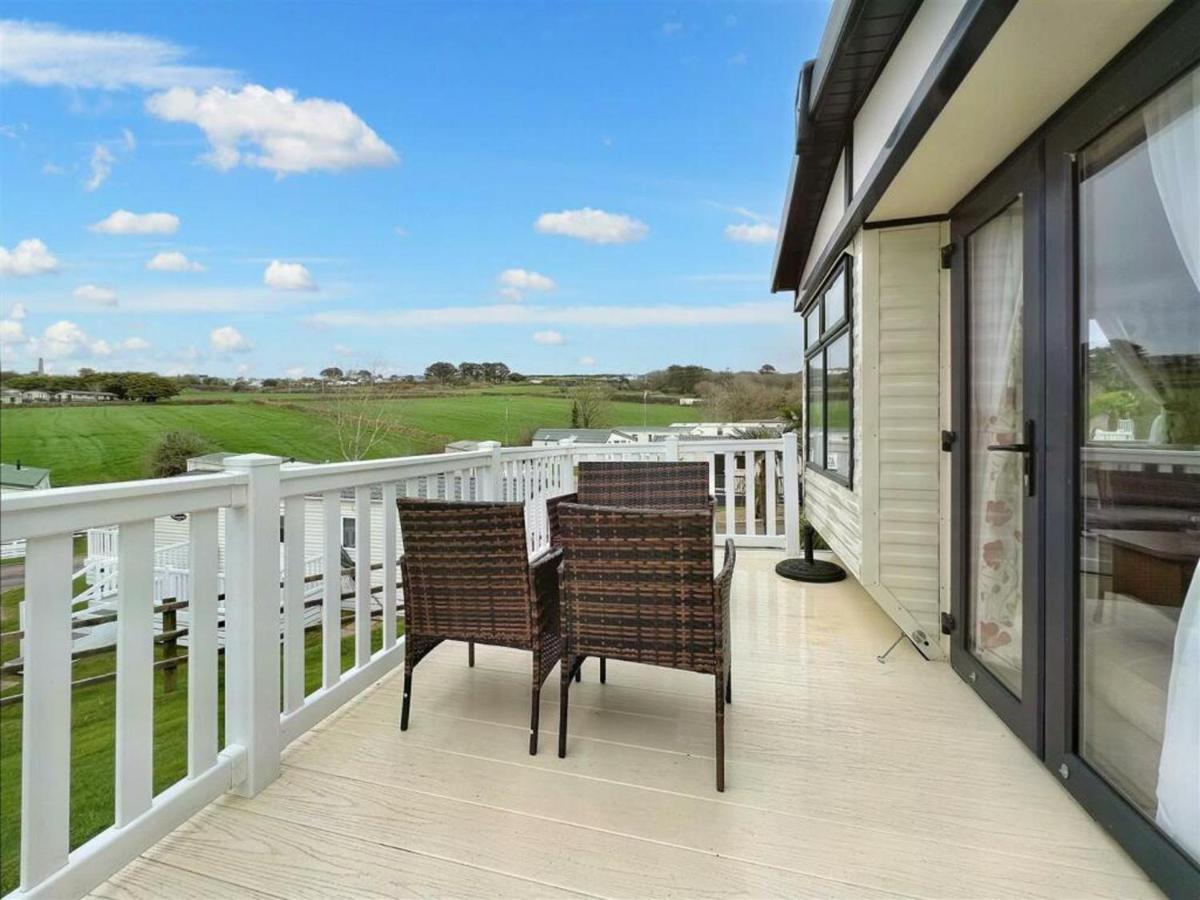 Chalet Pottsville - Short Walk To Praa Sands