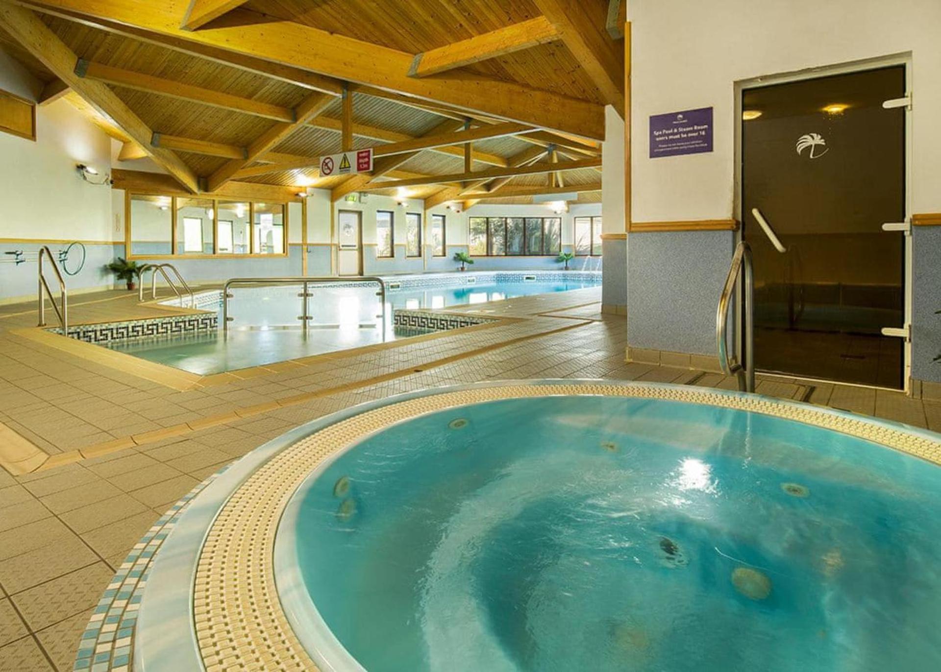 Chalet Pottsville - Short Walk To Praa Sands